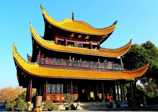 China’s Noble House – Yueyang Tower “I heard about Dongting Lake in the past, and now I am at Yueyang Tower”