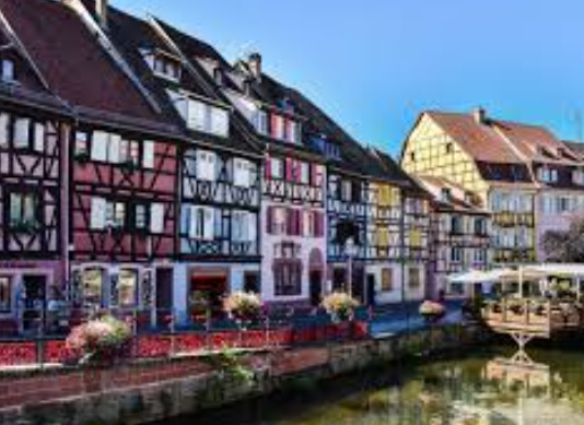 Ultimate France Travel Guide: Historic Landmarks & Villages